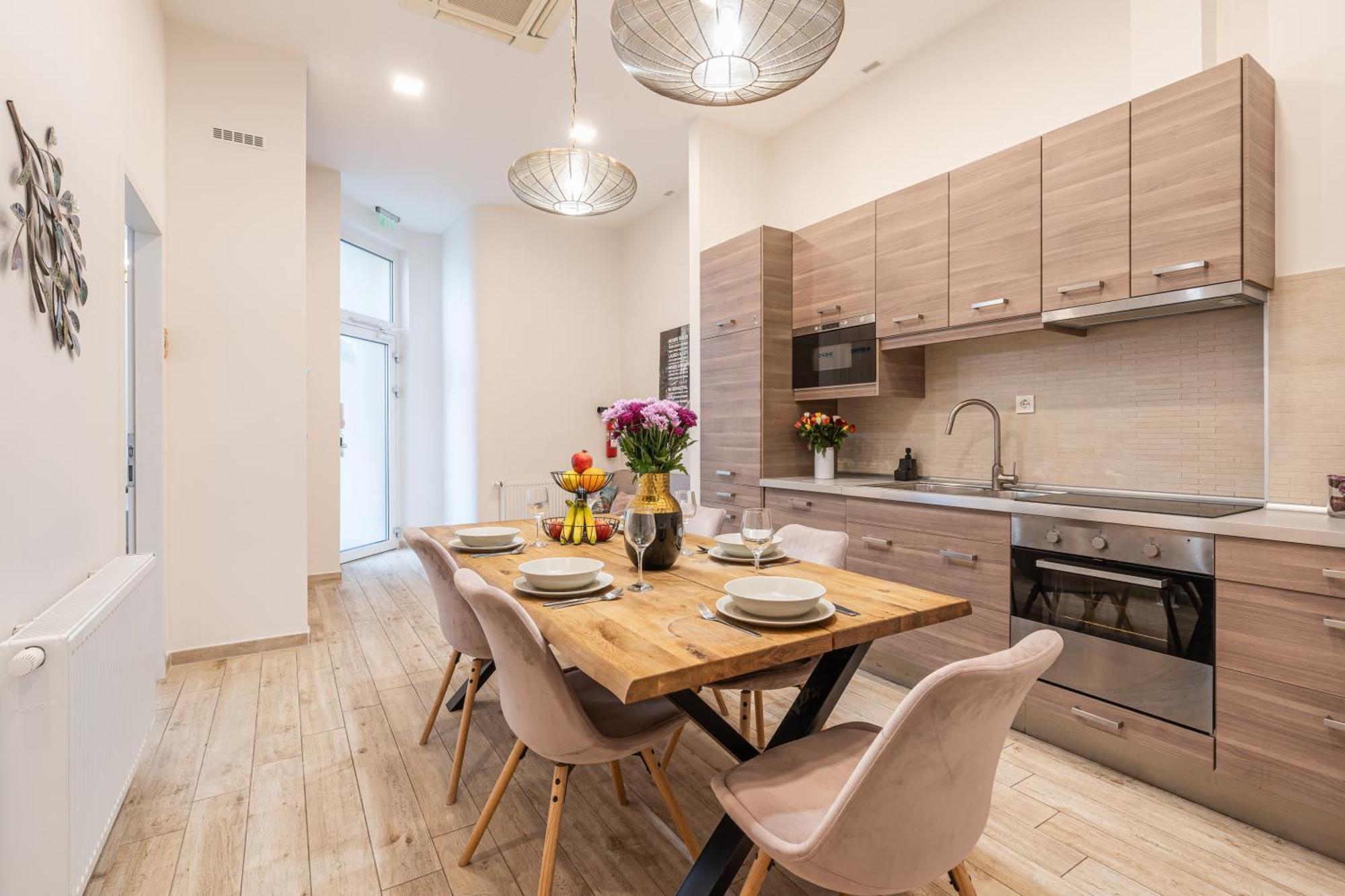 Basilika Monnalisa Luxury 3 Bedrooms Apartment With Amazing View Need Reservation X Free Parking Budapest Extérieur photo